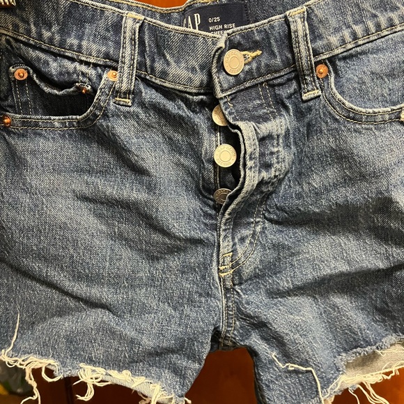 Denim Shorts high waisted - Picture 2 of 3